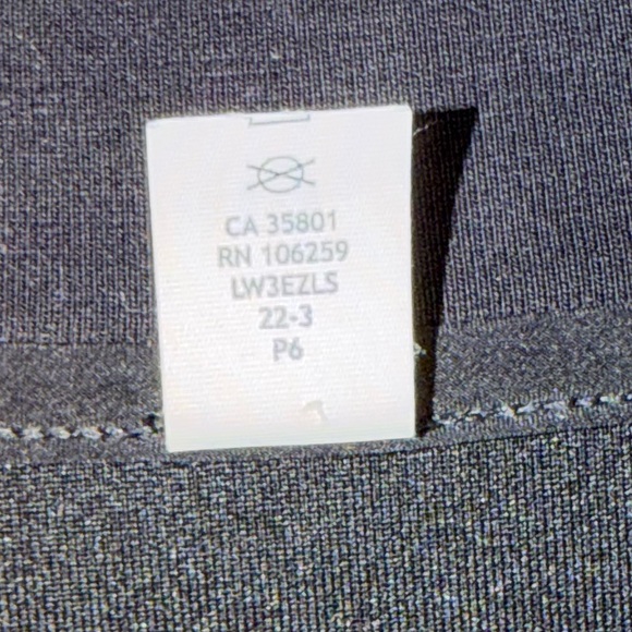 83. Lululemon Perfectly Oversized Cropped Crew *Softstreme in Black - Picture 3 of 6